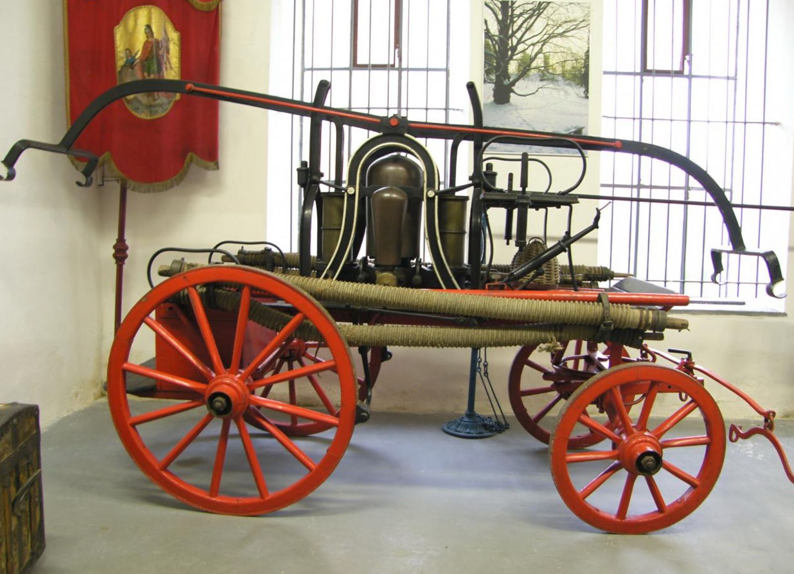 Ilustrační foto čtyřkolové stříkačky. Hasičské muzeum Čechy pod Kosířem.