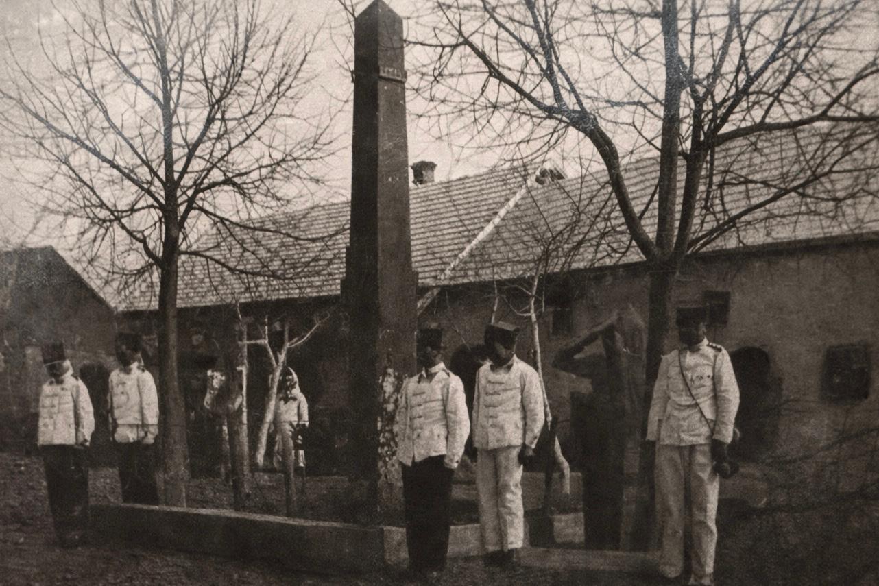 Bílá sobota 1934: mírový projev u pomníku padlých 